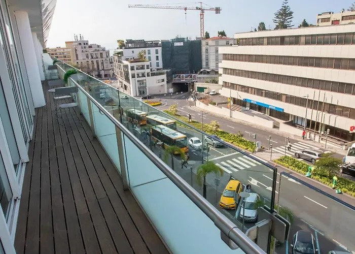 Plaza フンシャル